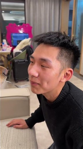 Swallowing the pudding the dog gave me in one bite chibi