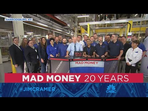 Jim Cramer joins the Corning glass plant workers in Harrodsburg, Kentucky