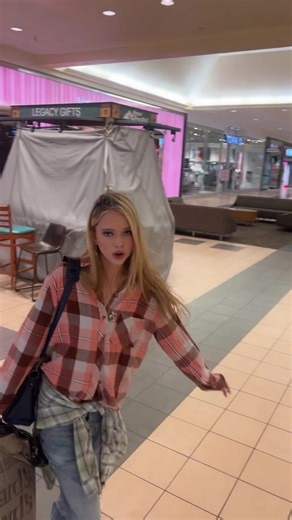 Thumbalina (@onlygrlnthewrld)’s videos with Lovage - MF DOOM