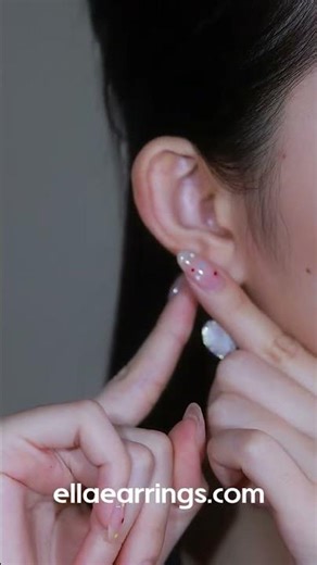 Romantic and beautiful white heart earrings