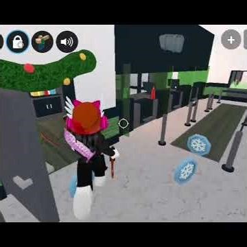 playing as innocent and became the hero.. #roblox #mm2 #robosidd #aimblox