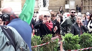 25 Aprile, Donzelli contestato in piazza a Firenze