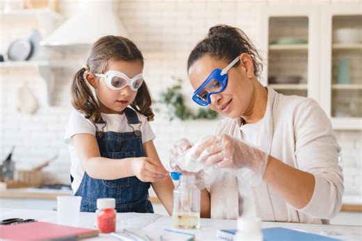 4 Hands-on Summer Science Experiments You Can Do With Household Supplies