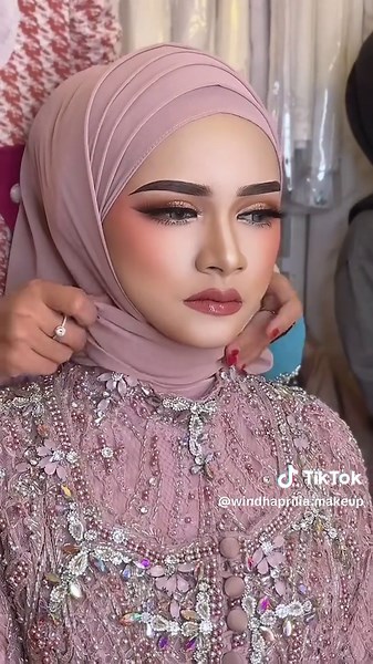 Tutorial Hijab Simple untuk Bridesmaid