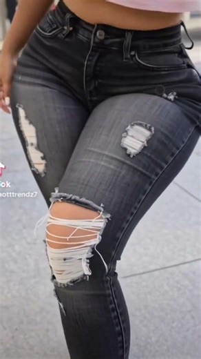 #ad “Looking for the perfect ripped skinny stretch jeans? #KUNMIJeans#RippedSkinnyJeans#selfie