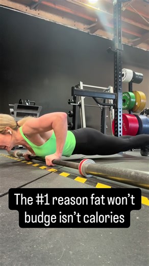 Number 1 reason is….toxins. Here is why toxins can block fat loss 🧪👇 Fat tissue isn’t just stored weight… it’s biologically active. 🧪 Toxins fat storage Many environmental toxins are lipophilic, meaning they prefer to store in fat cells instead of circulating freely. This includes compounds linked to plastics, pesticides, industrial chemicals, heavy metals, and microbial byproducts associated with parasite, candida, and mold overgrowth. 📊 What the research shows Studies have found certain pe