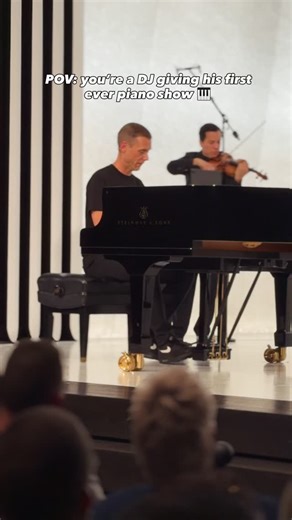 If you told me a year ago I would’ve released a piano album and played it live infront of a crowd I would’ve laughed it off and said “you’re crazy 😂”. The last 3 nights have been so special to me…playing piano live infront of a crowd really brought it to another level. I saw so many people getting emotional and this felt like the closest I’ve ever been to some of you. The setup was simple, yet the experience was next level. A big shout out to everyone who came and showed interest in joining the