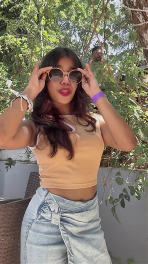 ඔන්න කාමරෙන් එලියට බැස්සා ලමායි 😂❤️‍🔥 croptop : @sketch co. #srilankan_tik_tok🇱🇰 #yshu_yoshi ##viral #trend