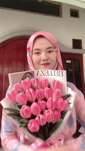 cantik bgt bouquetnya 😫🌷🩷#bouquet #buketwisuda #bouquetpipecleaner #bouquetujungberung #bungavalentine #bouquetwisudabandung #rekomendasibouquet #bouquetbandung #bouquetkawatbulu #buketbunga #xeraocta