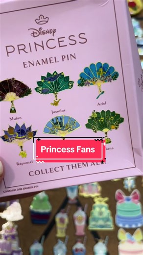 Stunning Disney Princess fan pins! The detail, the dangle, the dupes! #disneypins #disneypinunboxing #princessfans #disneyprincess #pincollection