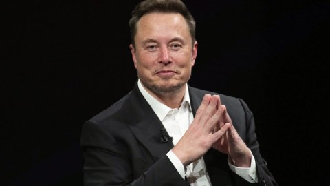 7 Life Lessons to Learn From Elon Musk’s Trillion-Dollar Milestone