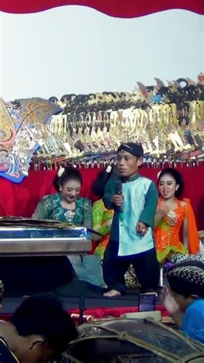 uncek dikiro sajen 🤣#nikensalindry #uncek #shortvideo