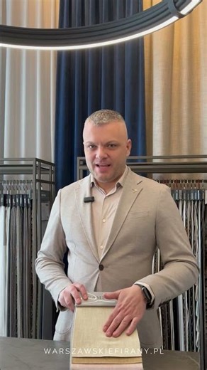 Dekoracje okienne w domu w lesie