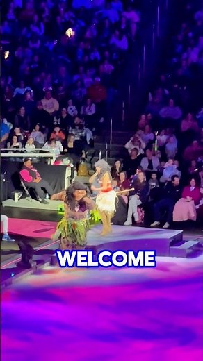 Maui Performs “You’re Welcome!” | Disney On Ice 🌊🤙 #shorts