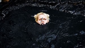 qs4ever_lucy_kitty_black_tar.mp4