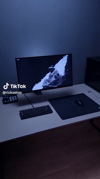 Stylish All-Black Tabletop Setup Ideas