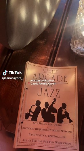 gin & juice 📍 Castle Arcade, Cardiff #jazzcocktailbar #cocktailscardiff #cocktailbarwales #cardiff