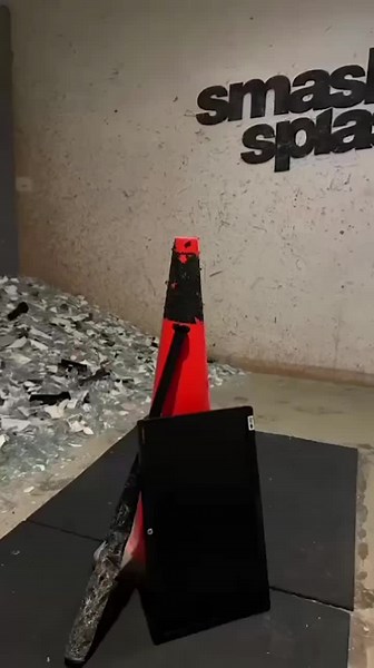 Looking for something different to do? Need to release some stress? Wanna smash a TV? 📷 Smash it up at Smash Splash! Book your session now and experience the ultimate stress relief. #smashsplashhq #smashsplash #smashroom #melbourne #sydney #liveinthemoment #trynewthings #funthingstodo #australia #letitallout #releasestress #discoverbalance #datenightideas #feelgood #weekendfun #smashit #splashroom #paint #getcreative #hensparty #parties #holidayfun