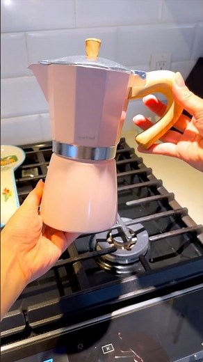 Try Out the Gnali & Zani Moka Pot – Italian Coffee at Home!