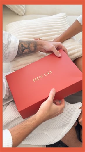 Japa Mañtovani on Instagram: "O Natal da @recco.catuaicascavel no @catuaishoppingcascavel chegou como a alma do Brasil: leve, ensolarado, cheio de afeto, mesa posta e risos partilhados. ✨🌿 A cápsula de fim de ano celebra os pequenos grandes momentos como aquele café da manhã com quem faz a vida mais leve, as histórias compartilhadas ao redor da mesa e o abraço que é como um presente que vem dentro do melhor embrulho! 🎁 São peças feitas para sentir: tecidos suaves, modelagens confortáveis, deta