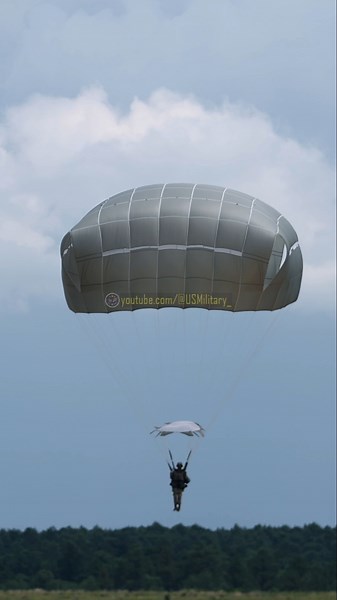 America’s First to Fight: Paratroopers Jump From the Mighty C-130‼️