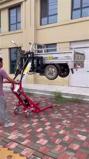 Why Is Nobody Talking About This MINI FORKLIFT?! 🤔🔥