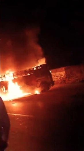 MAHINDRA] THAR CAUGHT FIRE ON ROAD I| THAR ME AAG LAG GYI #cars🔥