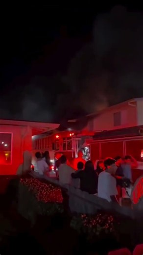 Firefighters battle late night structure fire at East Salinas apartment complex
