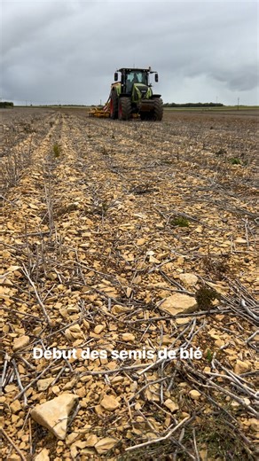 Mise en route pour les semis de blé en direct dans le Cher (18) chez nos clients en argilo calcaire. Semoir trainé HYBRID T4 Double cuve 3500 litres Disque frontaux (Précédent œillette) | CLAYDON France