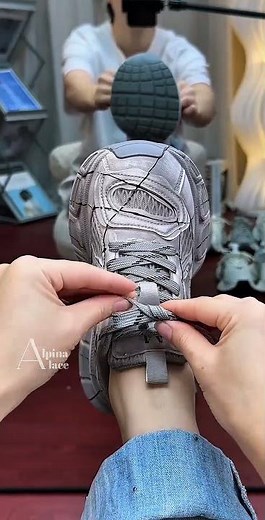 How to tie shoes lace 👍 #shoes #tips #sneakers #shoesstylemistakes #fashionhacks