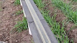 继续架桥，铺轨道，HO比例火车模型室外钢铁大道