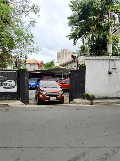Out na yung isa, pasok na ang Red Ford Fiesta sa bay. Full house na naman sa car service! #Ford #Fiesta #CarService #gtacarsph #fyp | GTAcarsph - Buy / Sell / Trade