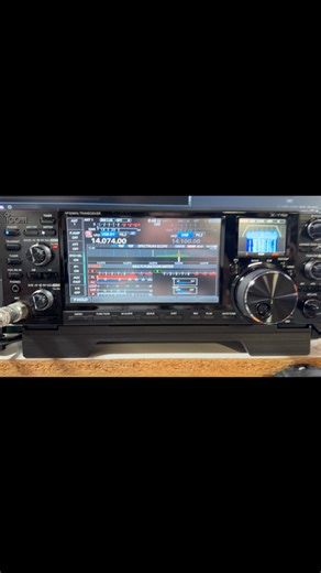 Ham Radio Crash Course on Instagram: "The IC-7760 and PW-2 is up and running!"