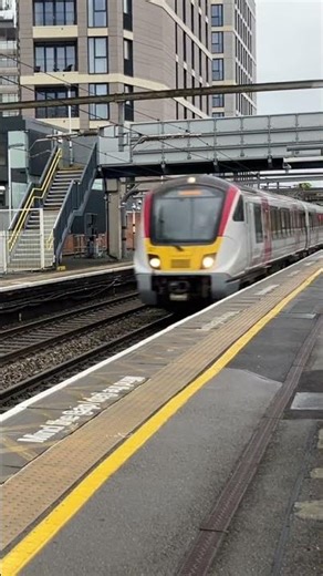 Class 720 speeding last Ilford #train #trainspotting