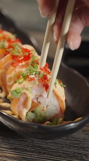 Meet our Flamingo Roll! Fresh, flavorful, and impossible to resist 🔥🍣 Creamy salmon, crunchy kani, avocado, and a spicy kick in every bite. Whether you’re a classic roll lover or craving something bold, this roll is a must-try from our menu. Come roll with us at Plantation, Doral, or Weston! #JapanInn #FlamingoRoll #SushiLovers #MiamiSushi #WestonEats #DoralEats #PlantationEats | Japan Inn