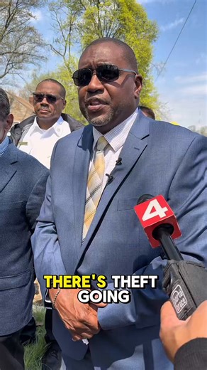 We are aware of recent thefts involving fire hydrants within the city of Detroit.We are working with @DetroitWaterDep and @detroitpolice to identify those responsible. If you have info about vandalized hydrants, report it through the Improve Detroit App or call 313-267-8000