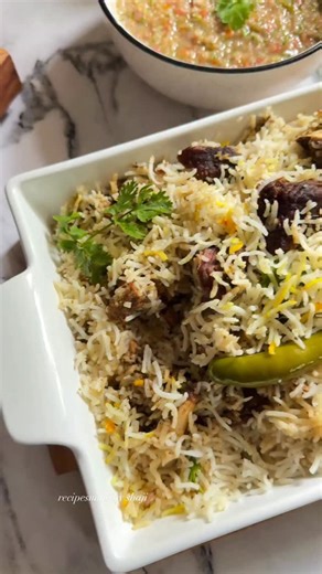 Shajina jabir on Instagram: "I had saved this mandi recipe for a long time and finally made it today. It turned out really tasty and it’s very easy to prepare. With just a few ingredients, it truly satisfies both the heart and the stomach😁 Beef Mandi Recipe Ingredients • Beef – 1 kg • Fennel seeds – 1 tbsp (crushed) • Pepper powder – 1 tbsp • Cumin powder – 1 tbsp • Garam masala powder – 1 tsp • Coriander leaves – a handful, chopped • Sunflower oil – ½ cup (i used olive oil) • Maggi chicken cub