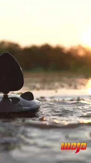 Little bit of movement & flash in the spread goes a long way! Check out the Flock A Flicker 2 by Mojo Outdoors in action! • #ducksoftiktok #duckhunting #mojooutdoors #mojodecoys #motiondecoys #waterfowl #waterfowler #waterfowlphotography #huntingvideo #huntingvideography #HausLabsFoundation