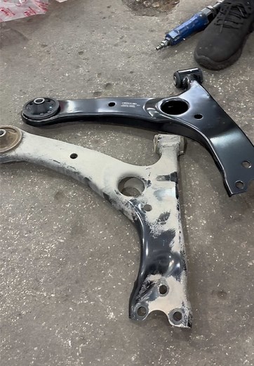 Change Lower Control Arm on Toyota Corolla — Step-by-Step Guide