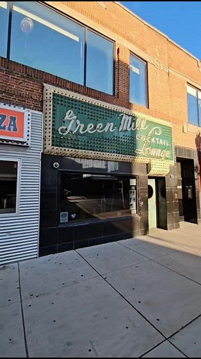 Green Mill Cocktail Lounge - A Historic Chicago Jazz Club
