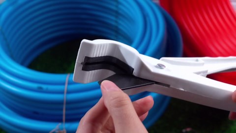 1/2 Inch 2 x 200 ft (400 Ft) Pex-b Pipe/tubing for Plumbing and Heating Systems, Cross-linked Polyethylene Pex Tubing for Hot and Cold Water Supply, 1 Tube Cutter and 6 Pipe Clips