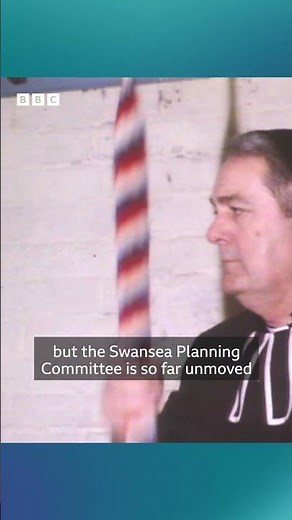 1982: Can a VICAR Defeat SPACE INVADERS? | BBC News | Retro Gaming | BBC Archive