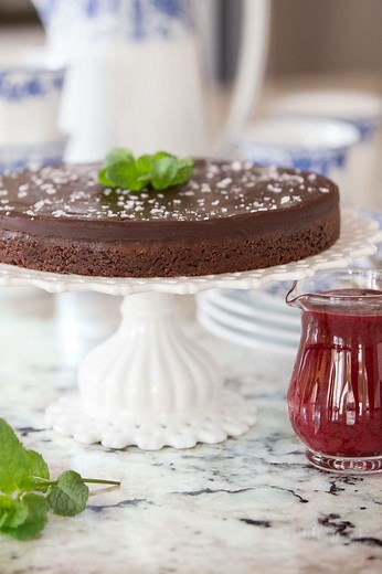 Swedish Sticky Chocolate Cake (Kladdkaka)