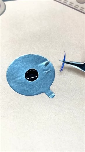 Winky Beauty Lash Extensions on Instagram: "Techniques for creating the tips of comic book eyelashes Color Volume Lash——Blue Color Lash Using Bonder ✨Follow me to get more tips and knowledge of eyelash extensions✨ 🛒SHOP: https://www.winkybeautylashes.com/ #LashArtistTips #EyelashExtensions #LashCare #BeautyTips #LashTips #lashset #LashArtist #LashGoals #lalashextensions #bayarealashartist #oshawalashes #losangeleslashes #ajaxlashes #halifaxlashes #usalashes #phillylashtraining #atllashes #lasht