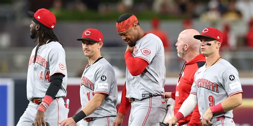 Benson sacrifices body to make leaping catch while crashing into wall