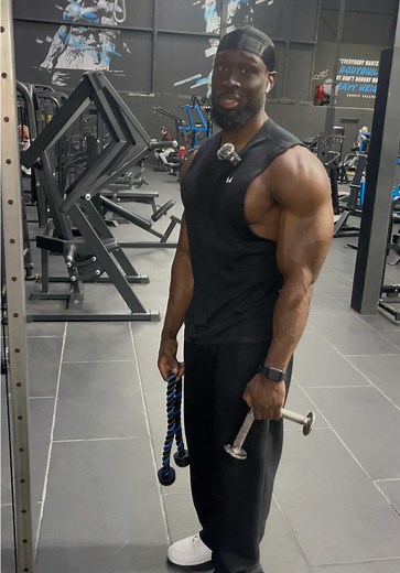 Rope vs Bar Pushdowns: The Best Triceps Exercise?