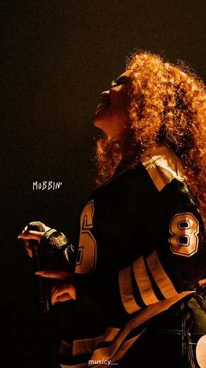 SZA Snooze Music Video: Dancing with the Robot