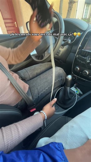 et puis elle met les 2 mains quoi😂 #pourtoii #permis #voiture #fyppage