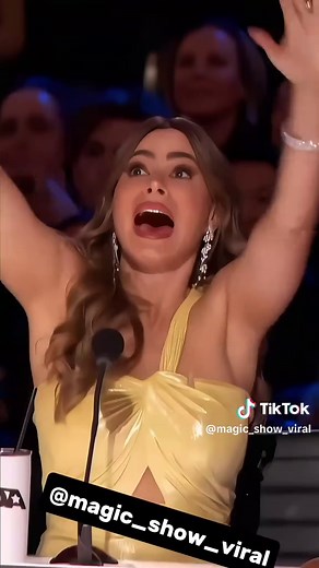 How is that possible😱😱😱 #americasgottalent#america#agt#magician#magicshow#videoviral#americanhorrorstory#tranding#trendingvideo#uk#unitedkingdom#germany#forupage#fyp #viral_video