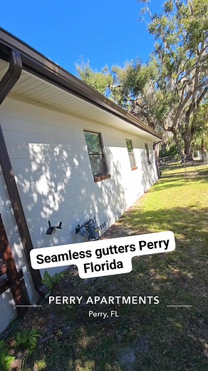 Just wrapped up this beautiful install in Perry, Florida! 🏡 Our new 6" Musket Brown seamless gutters were the perfect finishing touch on this remodeled home — clean lines, perfect fit, and built to protect for years to come. 🔥 Looking to upgrade your gutter system? We’ve got you covered! 📞 850-879-6111 🌐 BradleysCustomGutters.com #SeamlessGutters #MusketBrown #PerryFlorida #GutterInstall #HomeRemodel #BradleysCustomGutters #LeafProtection #GutterPros #QualityCraftsmanship #bradleyscustomgutt